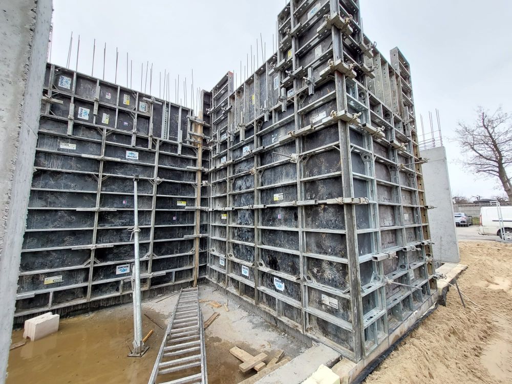 PHOTO-2023-03-17-13-41-56 2.jpg